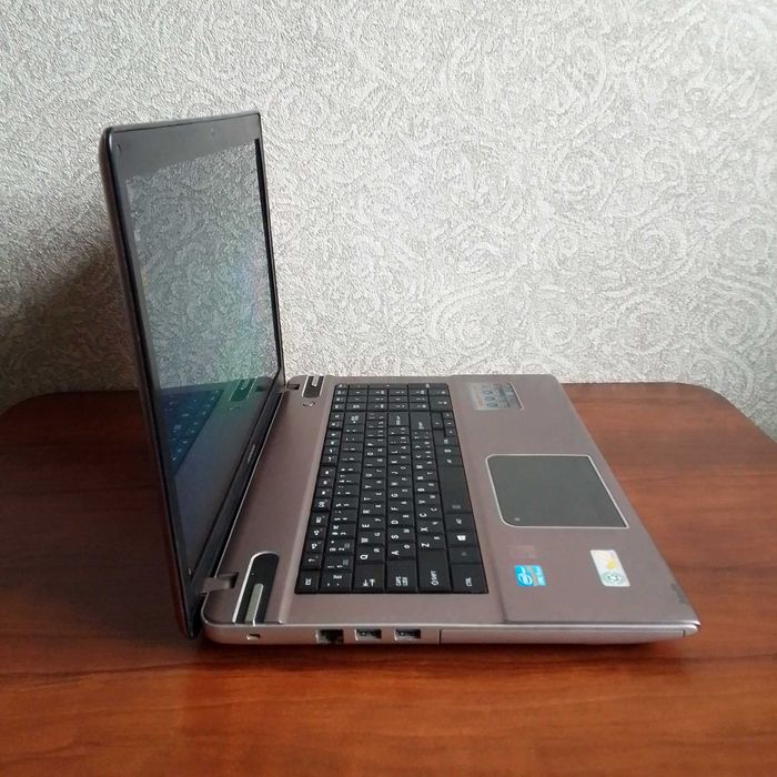 Toshiba Core i5 + SSD 120Gb. FullHD