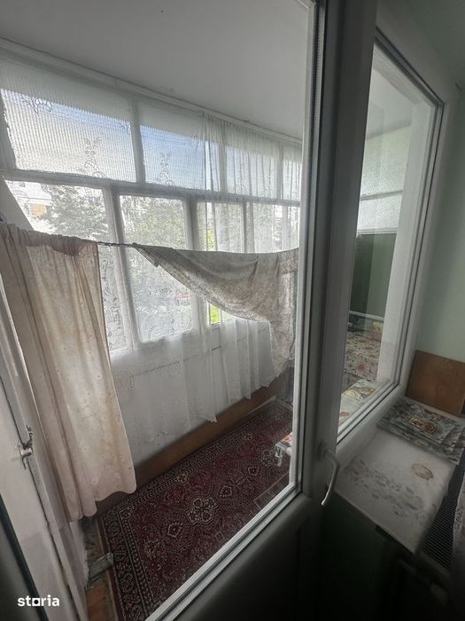 De vanzare apartament cu 2 camere decomandat,etajul 1,Dealul Florilor