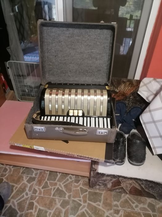 Хонер 120 баса в перфектно състояние