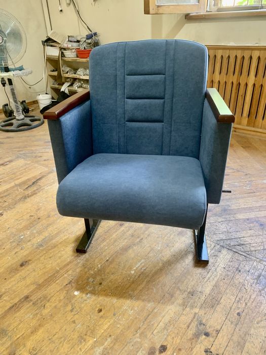 театральное кресло.  кресло в театр.