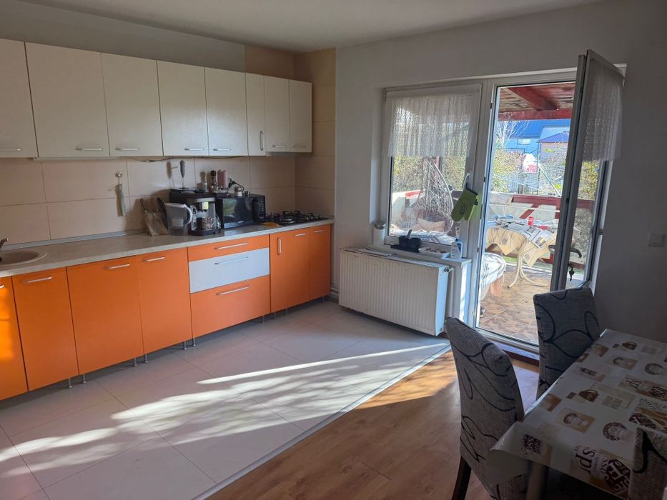 Vând casă în Jucu de mijloc