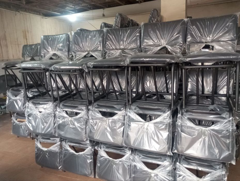 Kampetir xonalar va ofeslarga kreslo va stullar