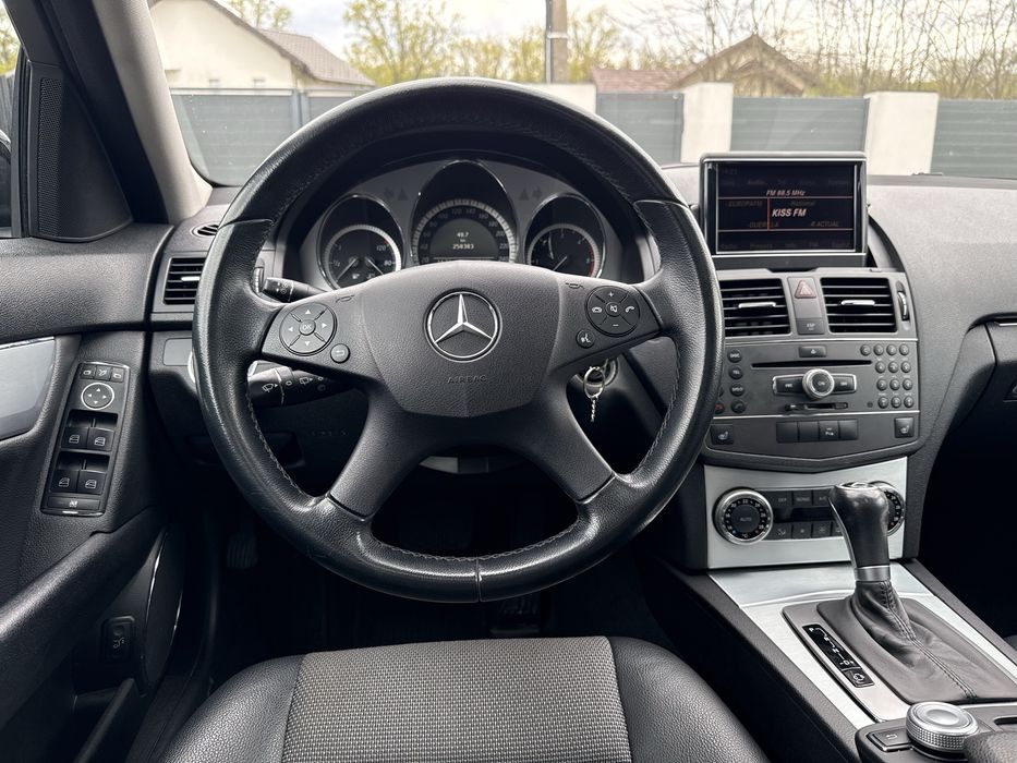 Pret 5.990 Euro sau Varinante Auto, Mercedes C250 CDI Automat Fab 2010 euro 5 Full optional