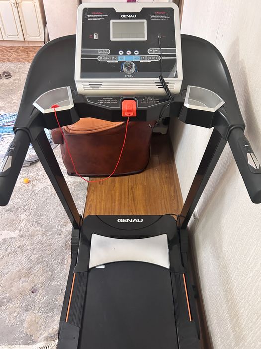 Беговая дорожка Genau Evolution M800 электрическая