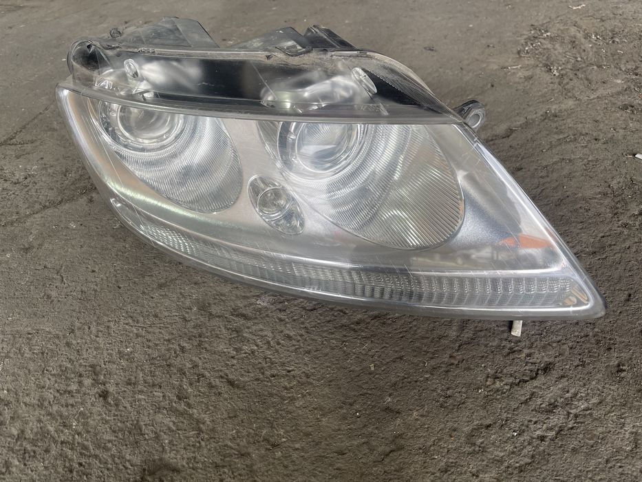 Far dreapta bi-xenon adaptiv Vw Phaeton 2002-2006