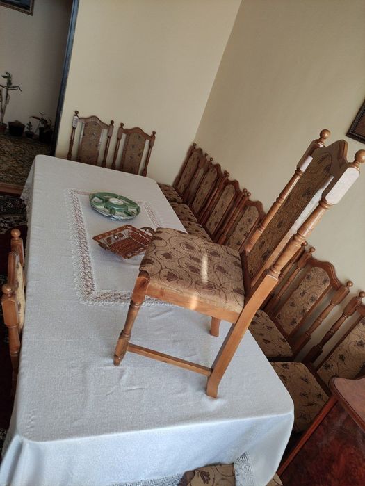 Стол стуллар яхши холатда