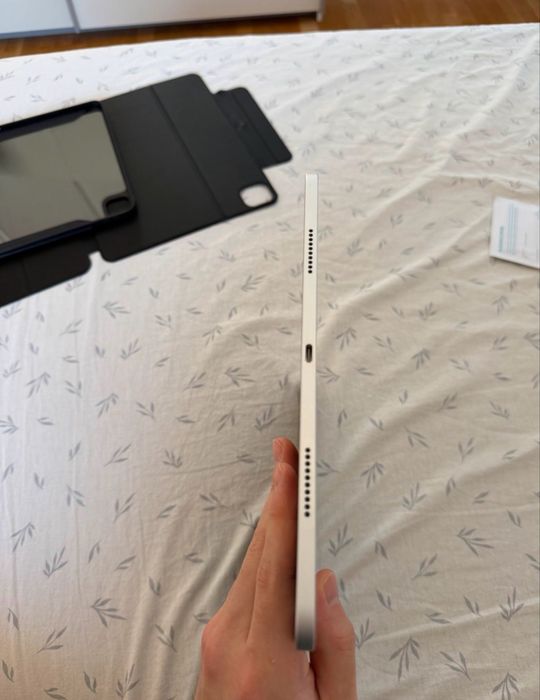 iPad Pro 12,9” 5th Gen, 256GB, Ca nou