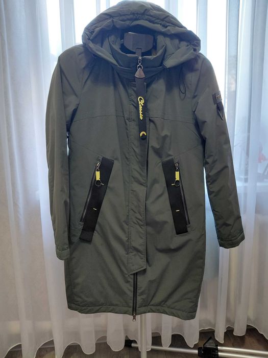 Продам женские куртки