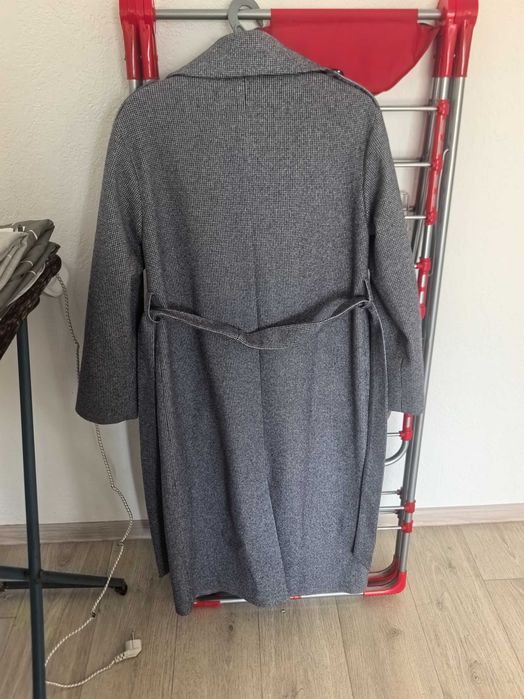 Продам пальто демисезонное