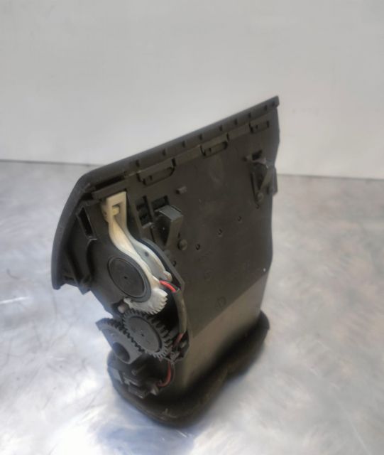 Grila  ventilatie stanga 4e0820902 Audi A8 D3/4E