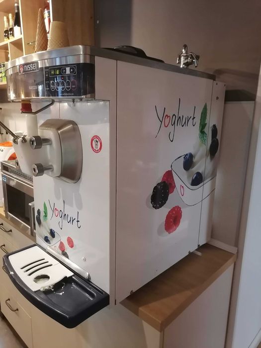 Професионална машина за мек сладолед и йогурт NISSEI 9328Prof