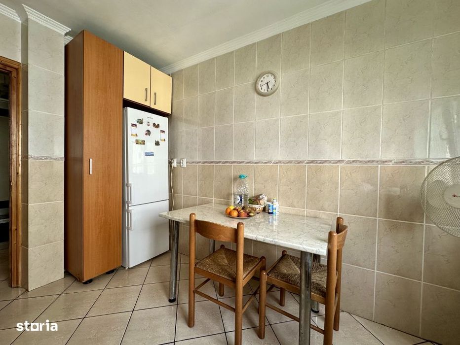 Apartament 3 camere Gorjului, 69,5 mp, 2 bai, 2 balcoane, bloc 1979