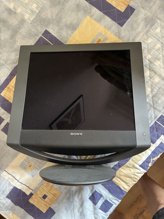 Монитор въртящ  SONY