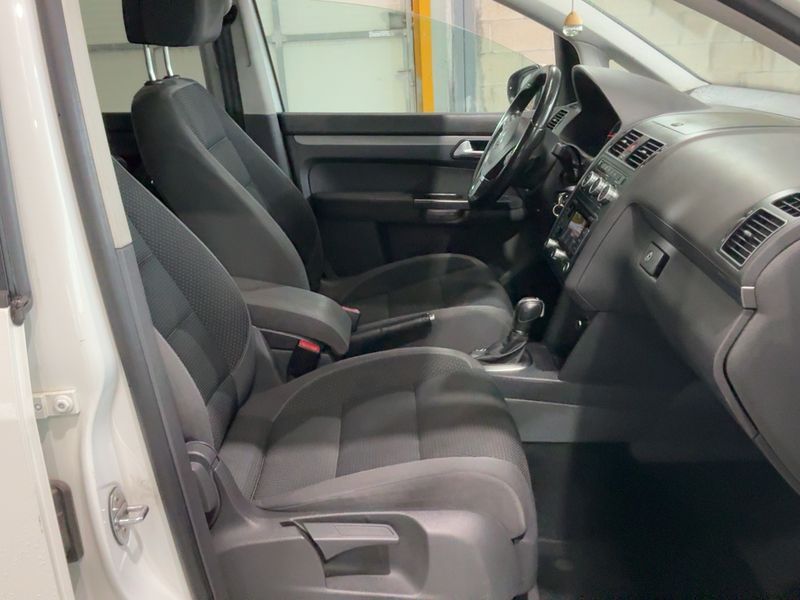 Volkswagen Touran 2.0 TDI Advance 2014