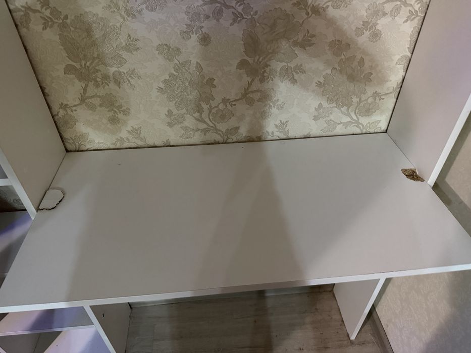 Продам компютерный стол .