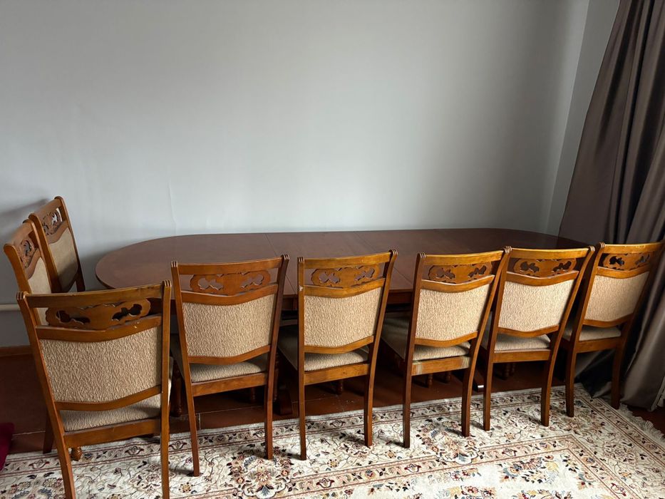 Продам обеденный стол