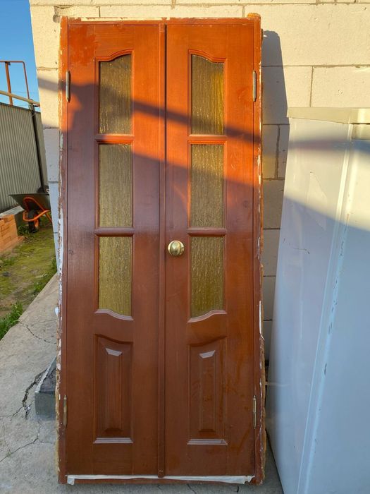 Двери деревянные