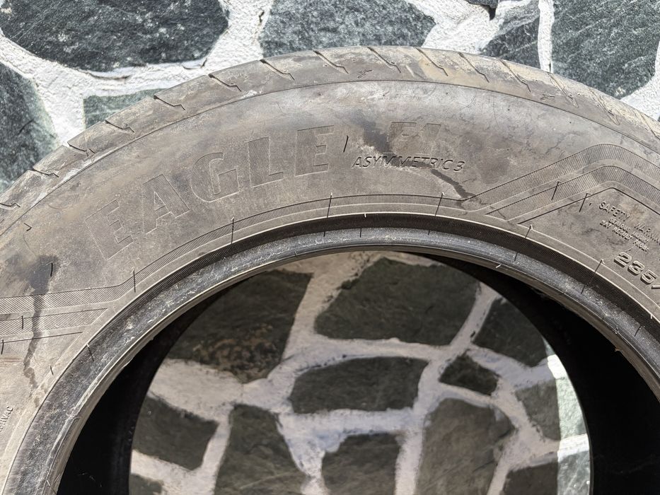 Продавам гуми Good Year Eagle 235/60 R18