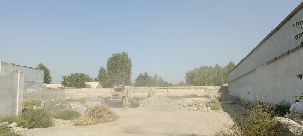Bozor yaqinida, ko'chmas mulk!