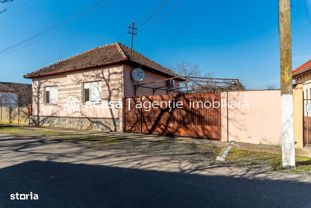 Casa ideală pentru familie: școală la 3 min. Zonă foarte liniștită.