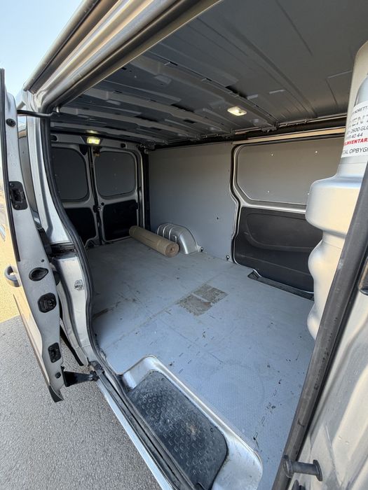 Предлагаме транспортни услуги за София и страната