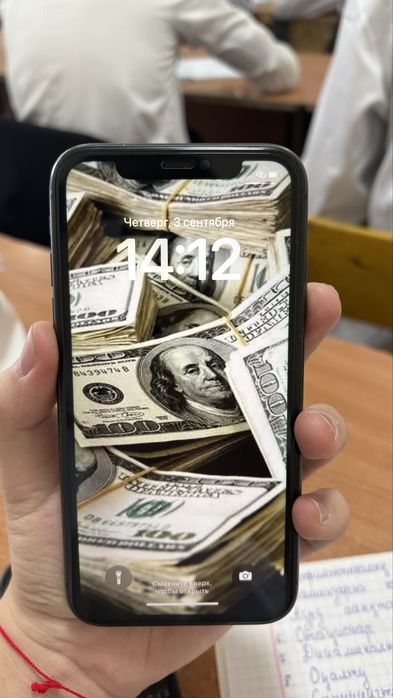 Айфон 11 почти в идеальном состоянии