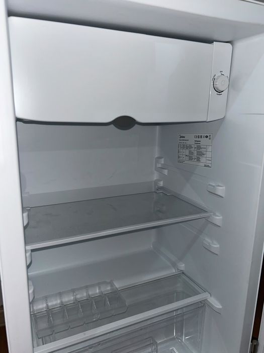 Продам холодильник Midea