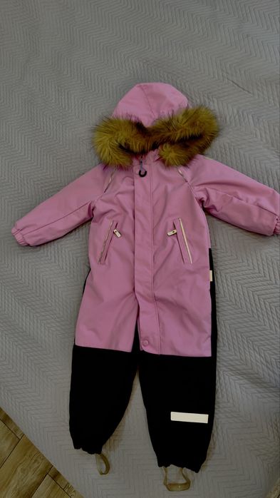 Продам комбинезон для девочки.