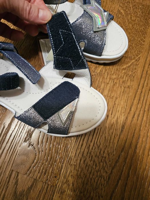 Сандалии для девочки
