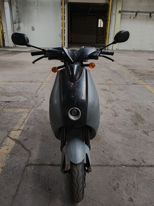 Scuter Peugeot fara permis, limitat 25hm/h