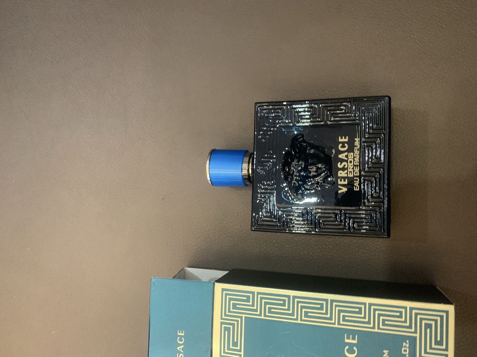 Parfum Versace.