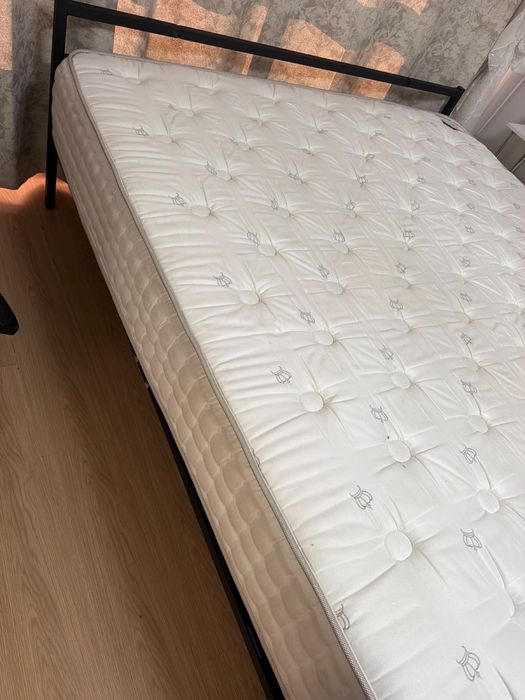 төсек және матырасымен  .