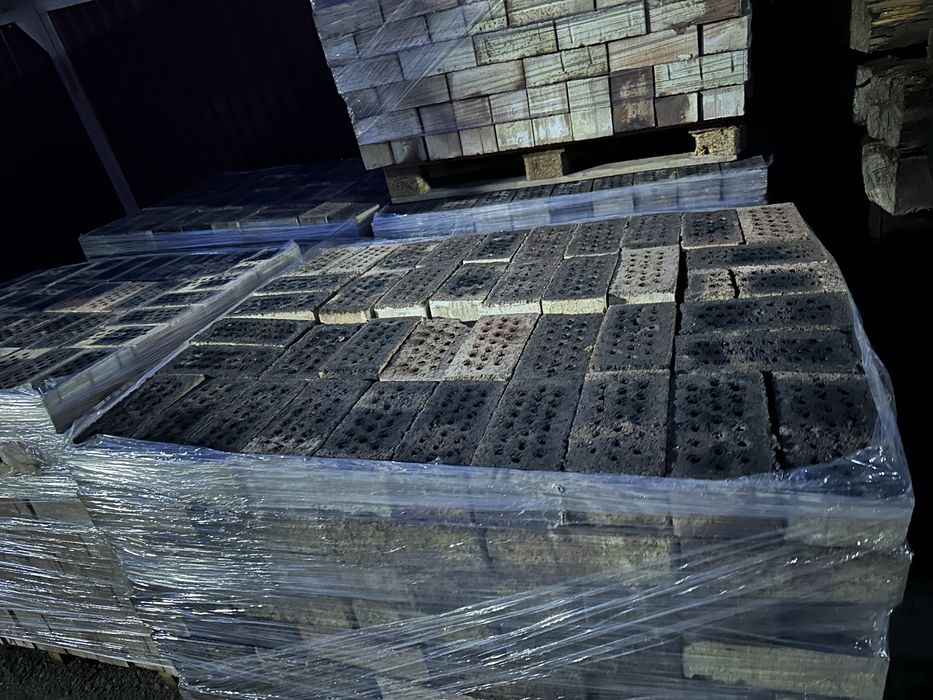 Продам кирпичь экибатузскии