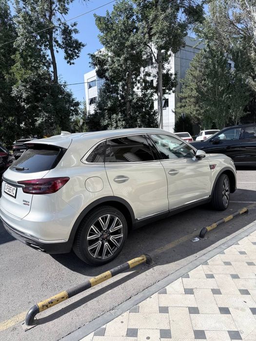 Hongqi HS5 2022 yil 44.000 km yurgan eng fulli