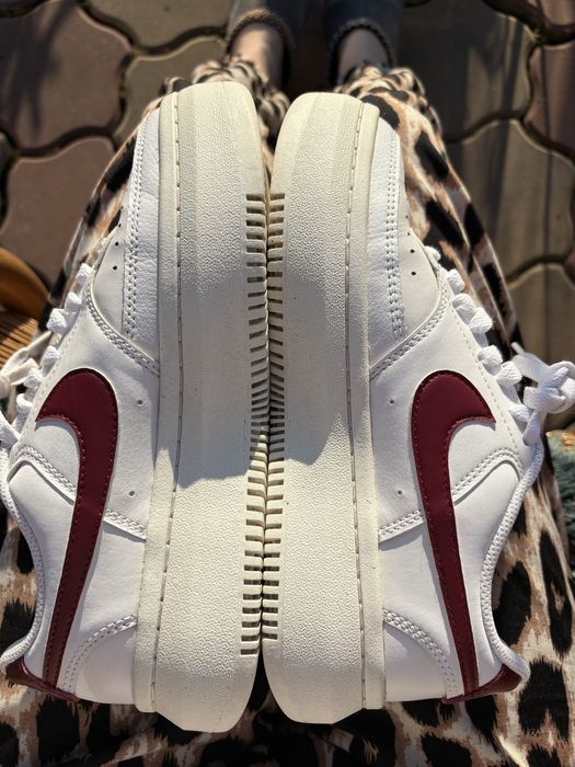 Adidași Nike, ca noi