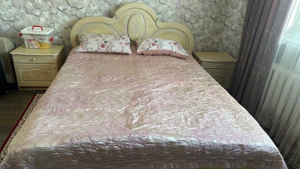 Спальный гарнитур