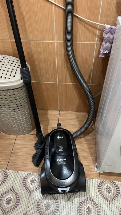 Продам пылесос LG