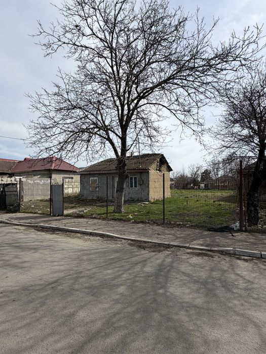 Vând teren intravilan +casă !