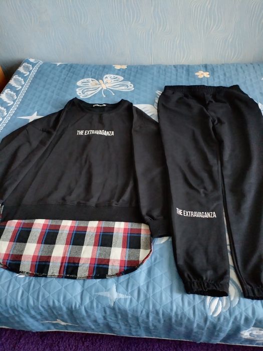 Продам спортивный костюм