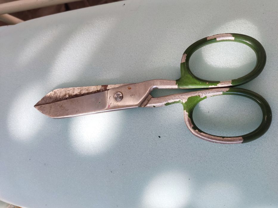 Продам нож и ножницу
