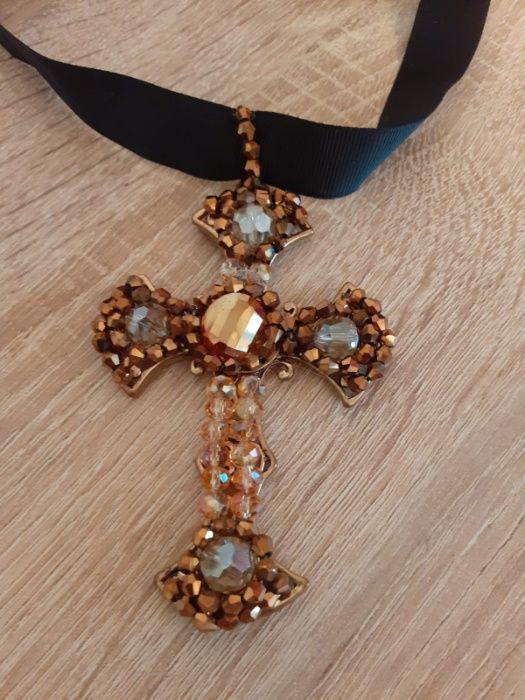 Pandantiv Cruce Gotica cu panglica neagra