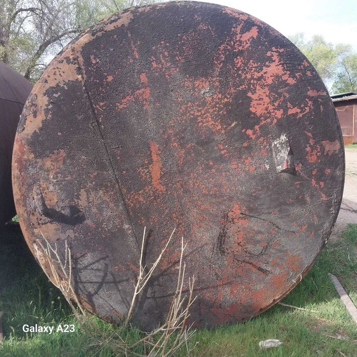 металлическая емкость