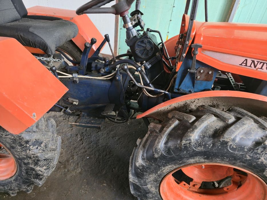 Tractor Antonio Carraro