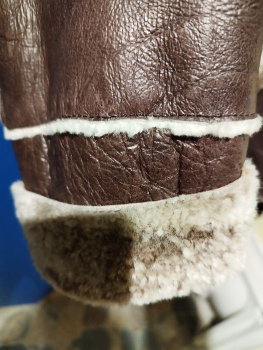 Vând haina/cojoc din piele Zara