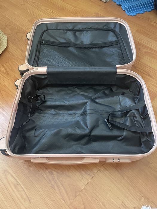 Чемодан + бьюти-кейс (комплект)