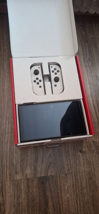 Nintendo Switch Oled+ Zelda botw и pokemon sp