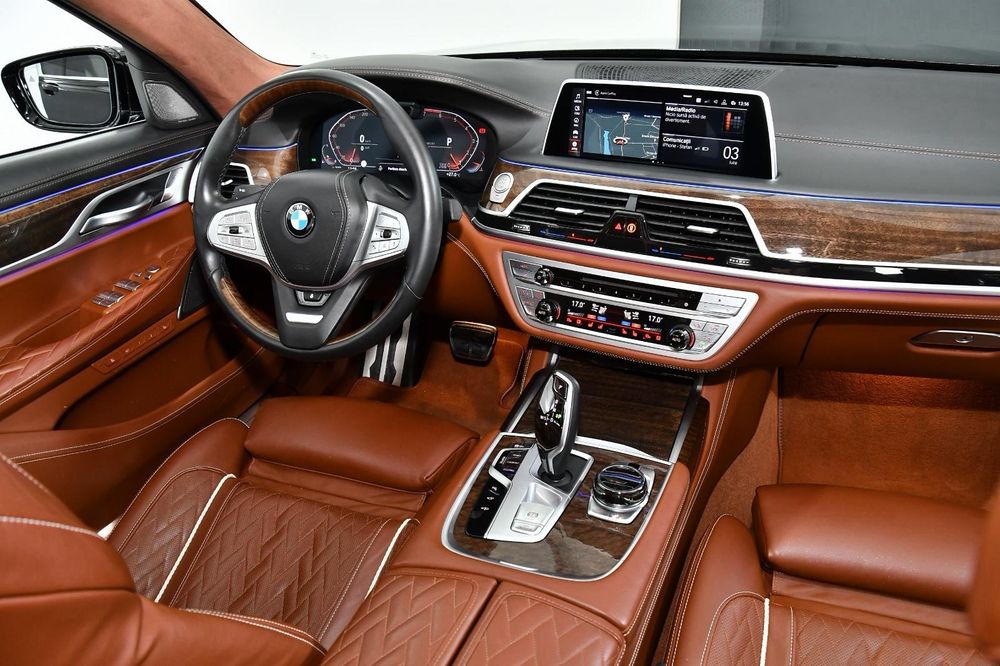 BMW 750i xDrive FULL INDIVIDUAL – Interior Maro