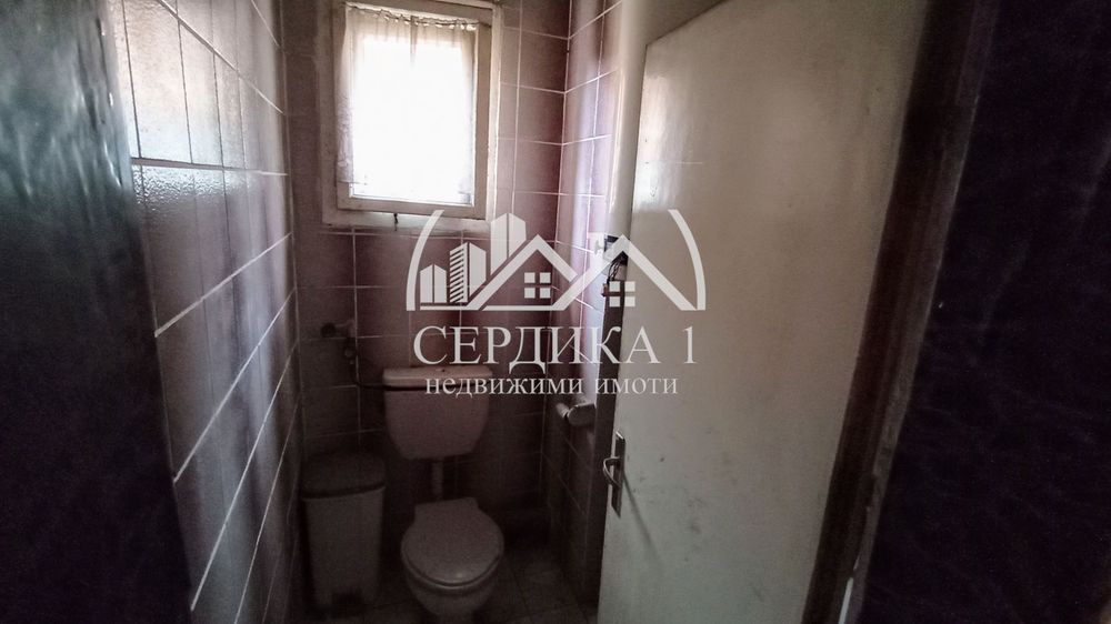 Продава се Къща в Кюстендил, Център - 210 кв.м за 596 €/кв.м - Снимка #9