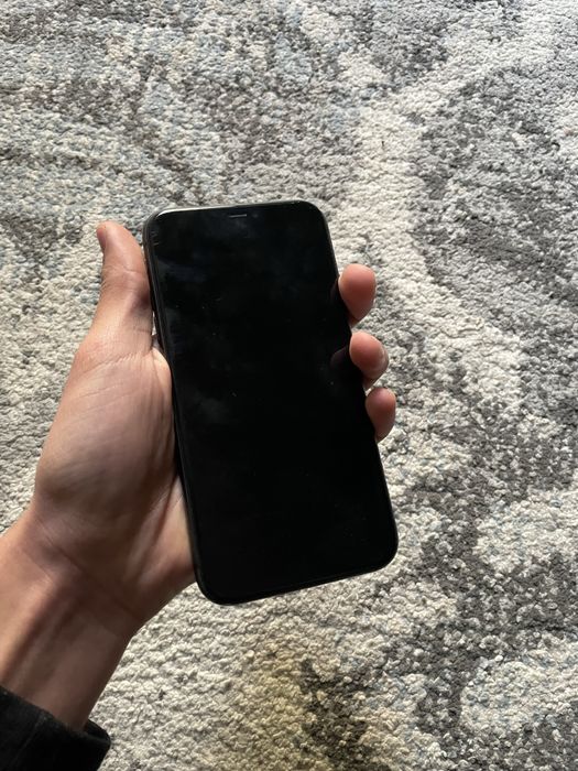 Iphone 11 sotiladi
