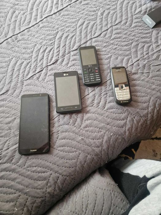 Лот телефони 4 бр.